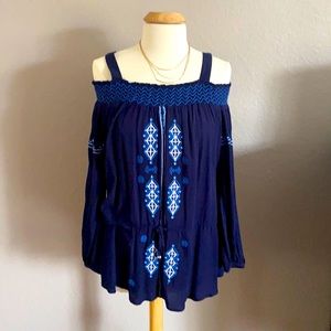 Neiman Marcus ladies off the shoulder tunic top, L
